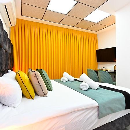 Yalarent Malina Motel In Тиверіада Екстер'єр фото